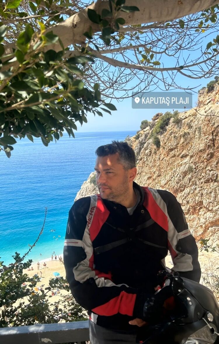  52881196  Volkan, 34 ,    