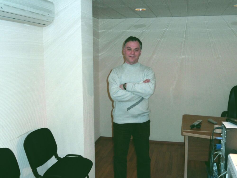  5985116  Viktor, 63 ,    