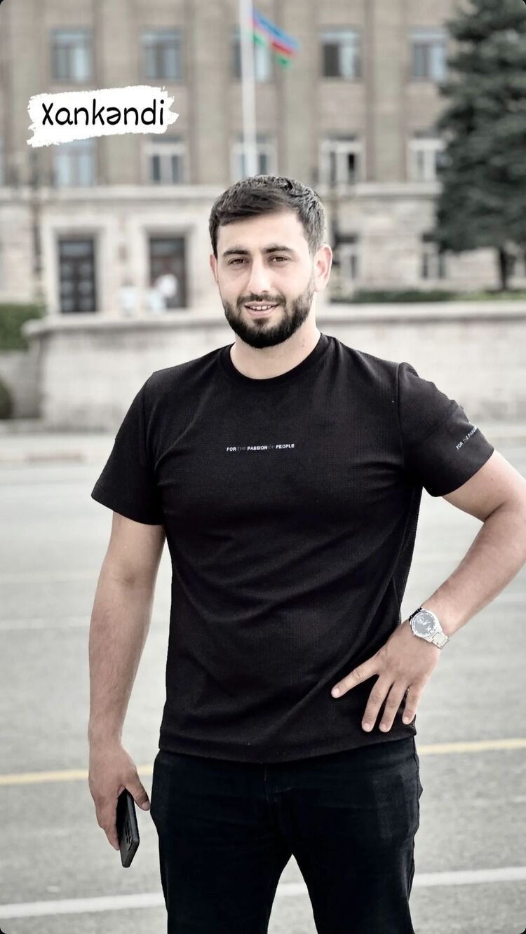  45680286  Rasim, 27 ,    