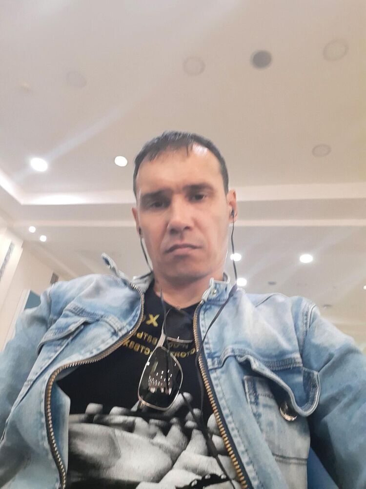  42116916  Aleksandr, 44 ,     
