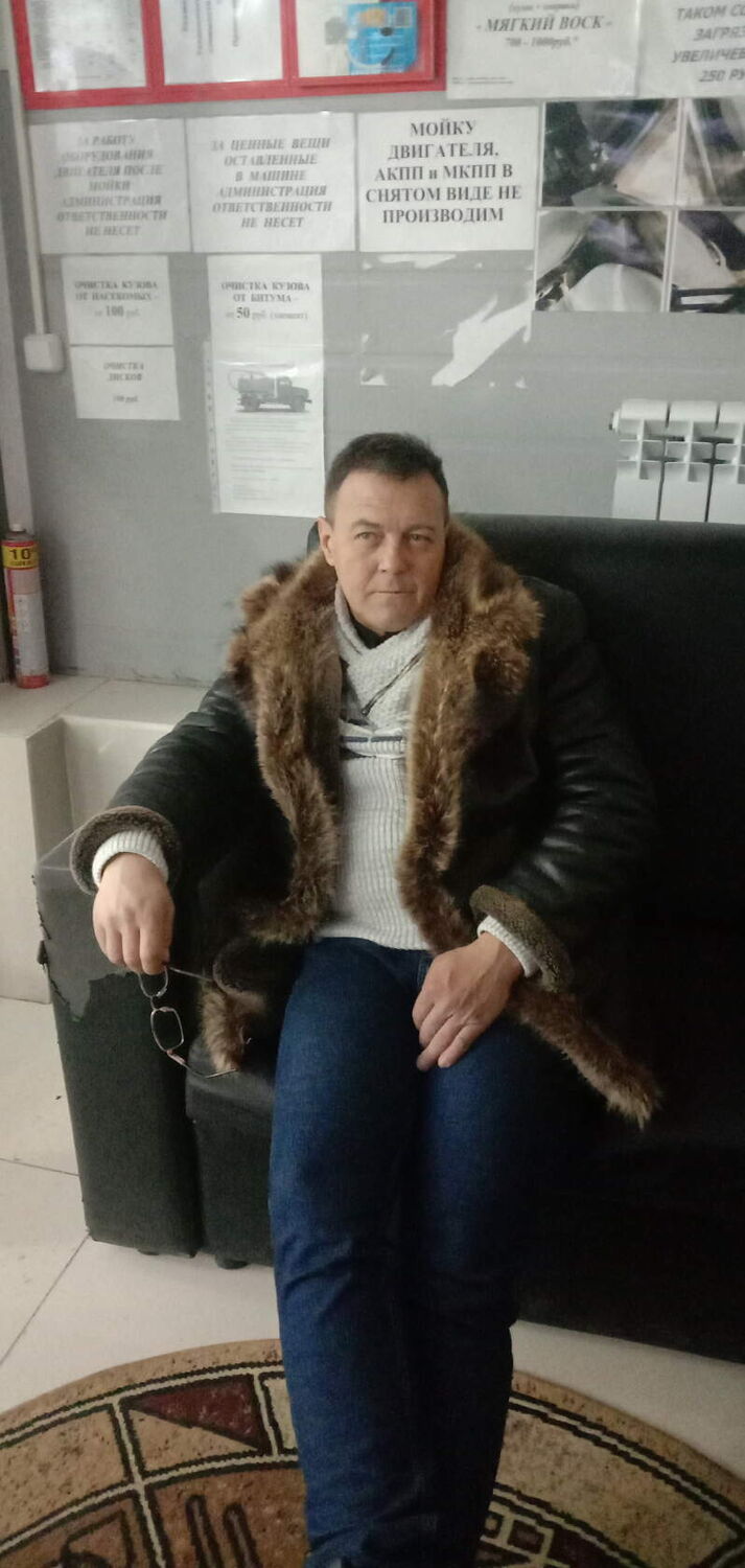  30778946  Igor, 53 ,    