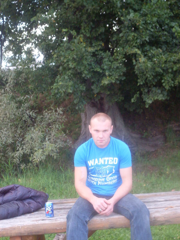  ,   Kaspars, 40 ,   