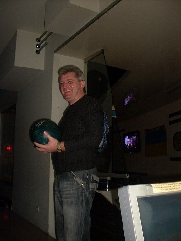  9360936  Slava, 53 ,    