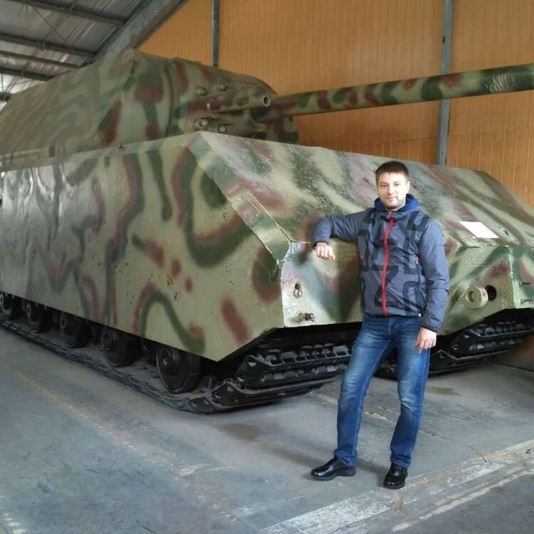  ,   Alex, 39 ,   
