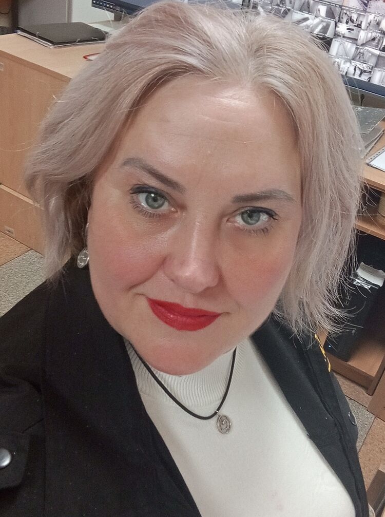  ,   Yulia, 49 ,   c 