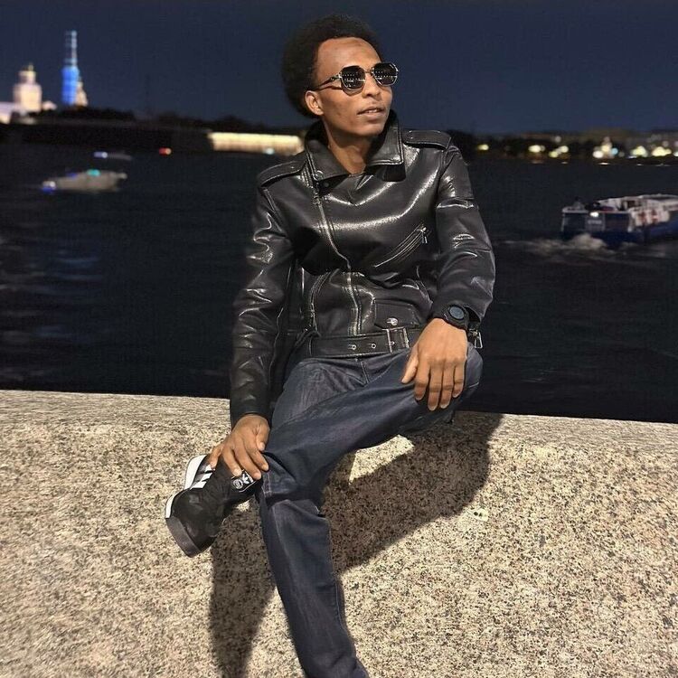  54703546  , 20 ,    -