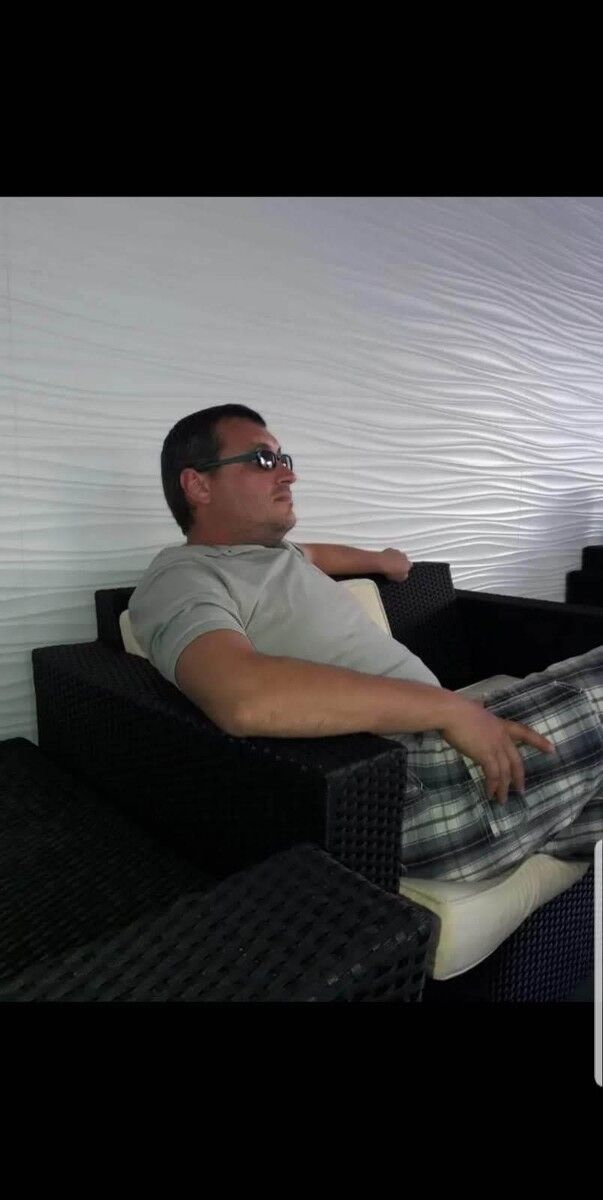  Neuss,   , 44 ,   ,   , c 