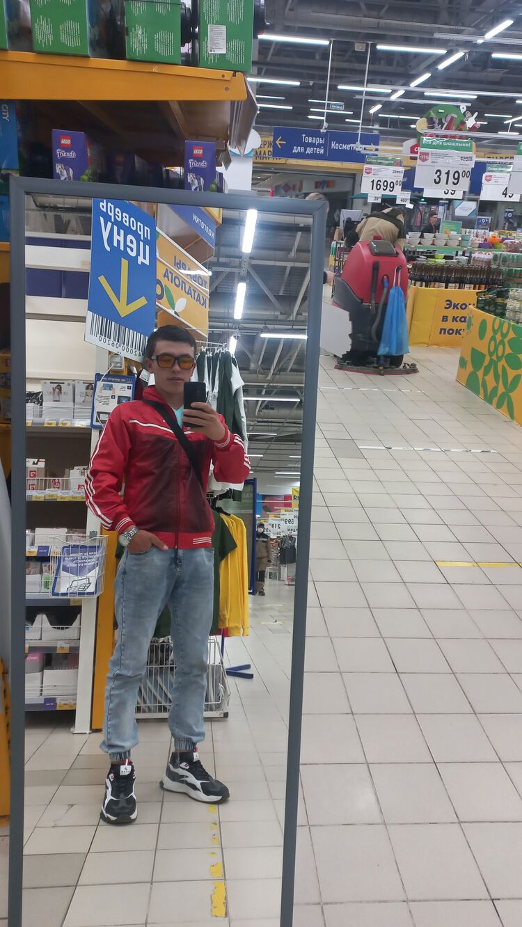  40560606  Bahrom, 25 ,    