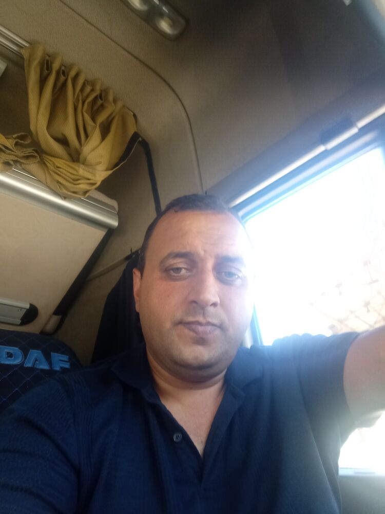  37103326  Alik, 44 ,    