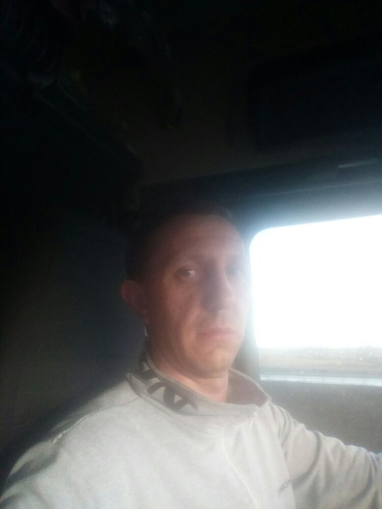  12310026  Viktor, 41 ,     