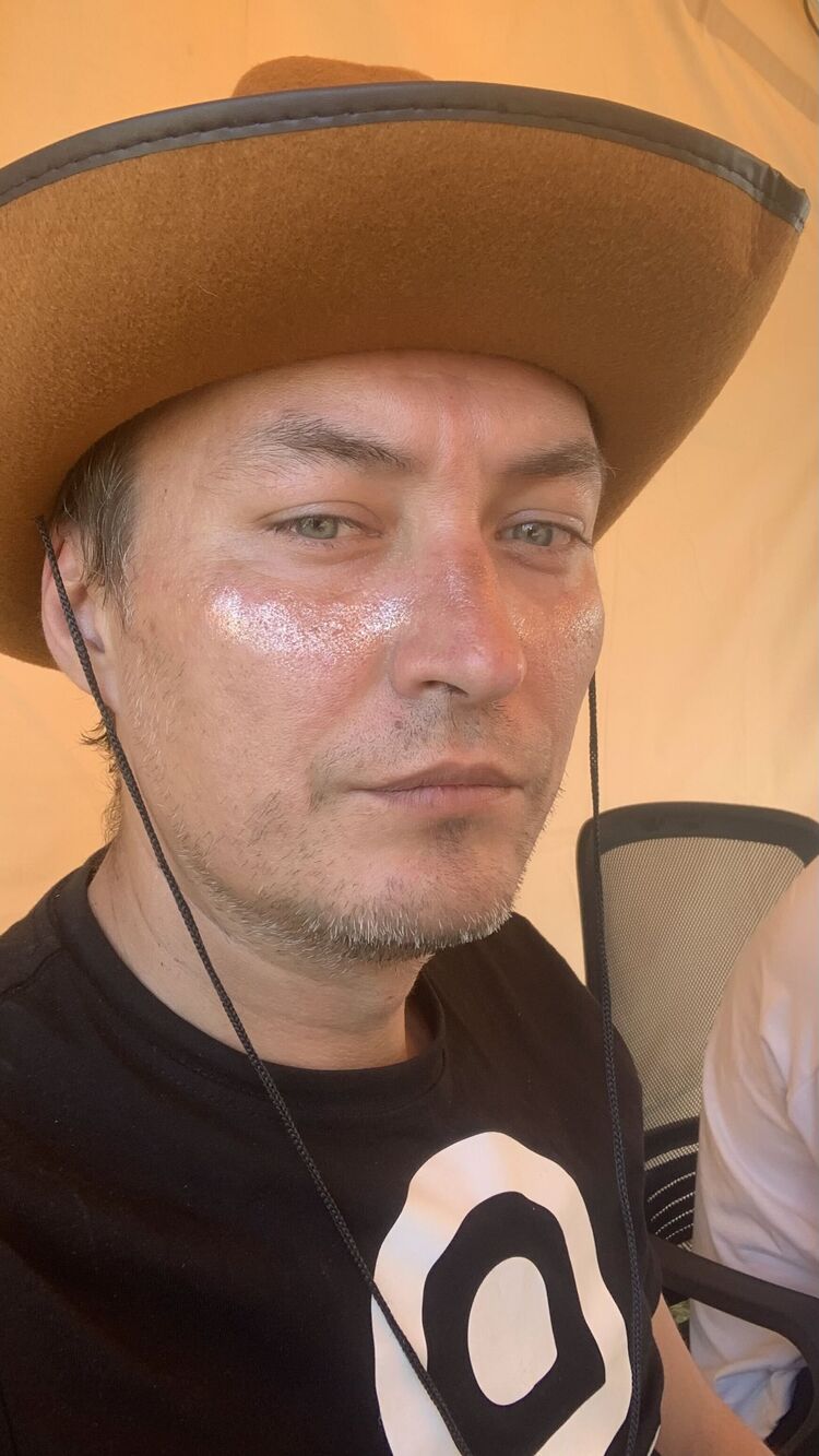  52885886  Denis, 42 ,    -