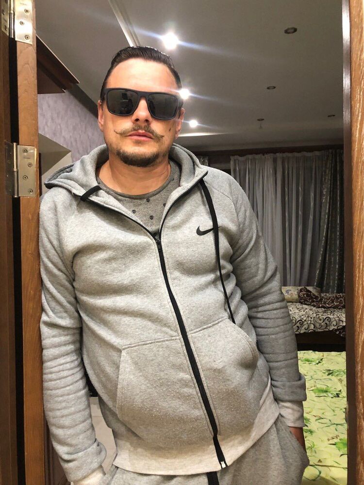  42130946  , 39 ,    