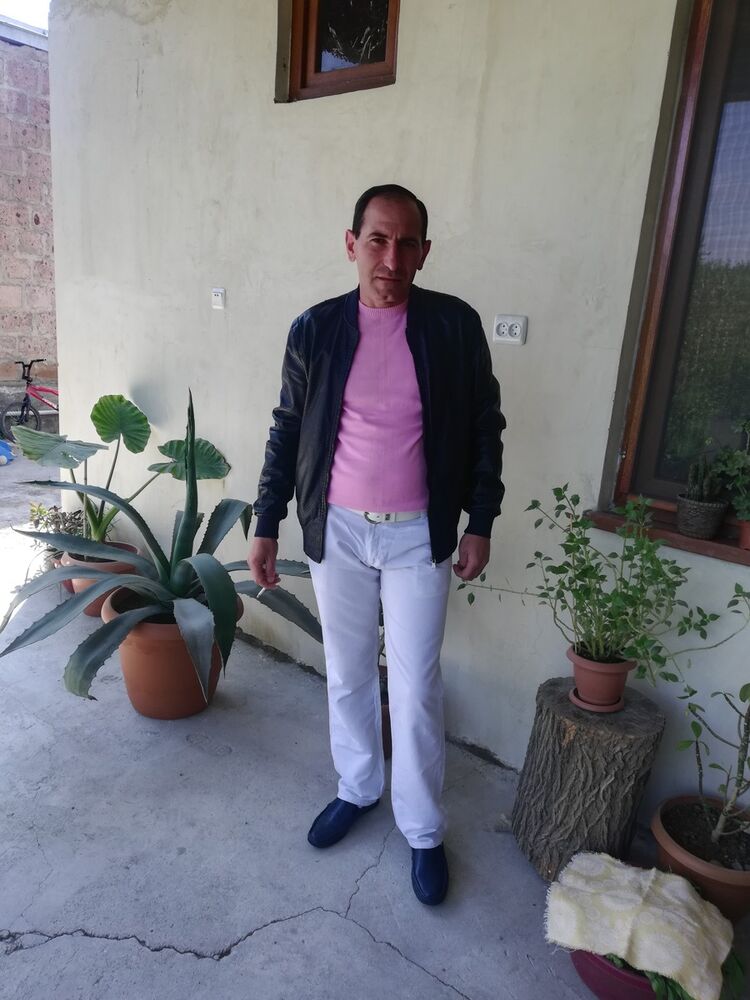  17434086  Armani, 48 ,    