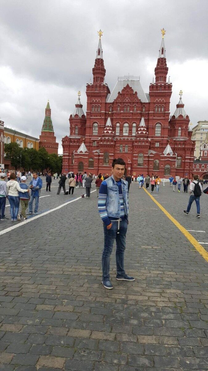  ,   Farhod, 28 ,  