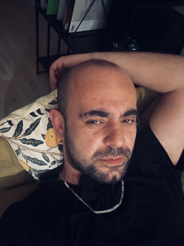  53023406  , 37 ,    