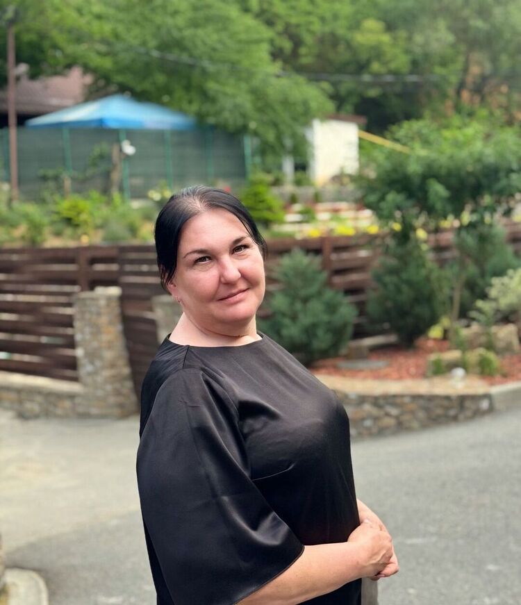  52008696  , 44 ,    --