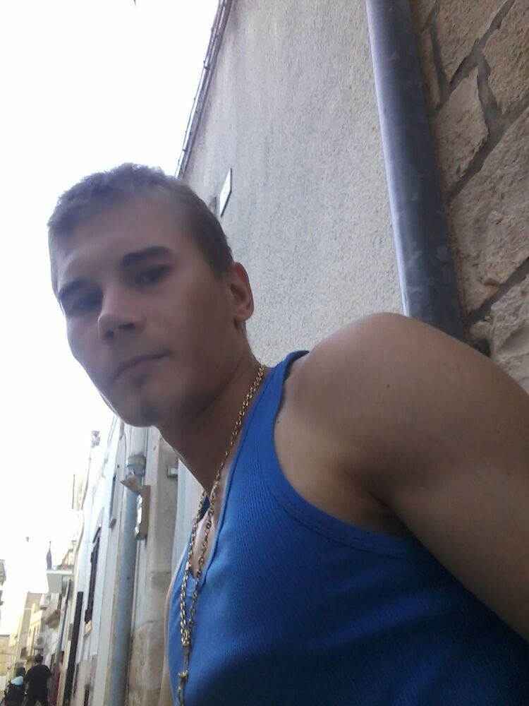  9745936  KinG, 30 ,    Sammichele Di Bari