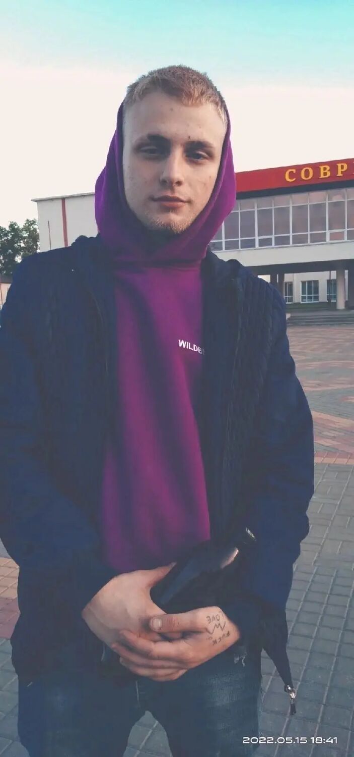  43558766  Marik, 22 ,    