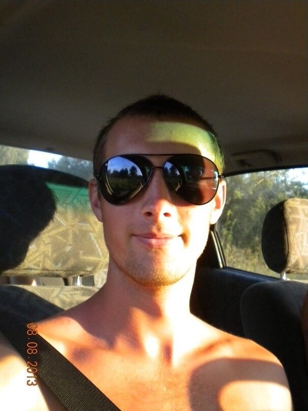  ,   Andrej, 32 ,   