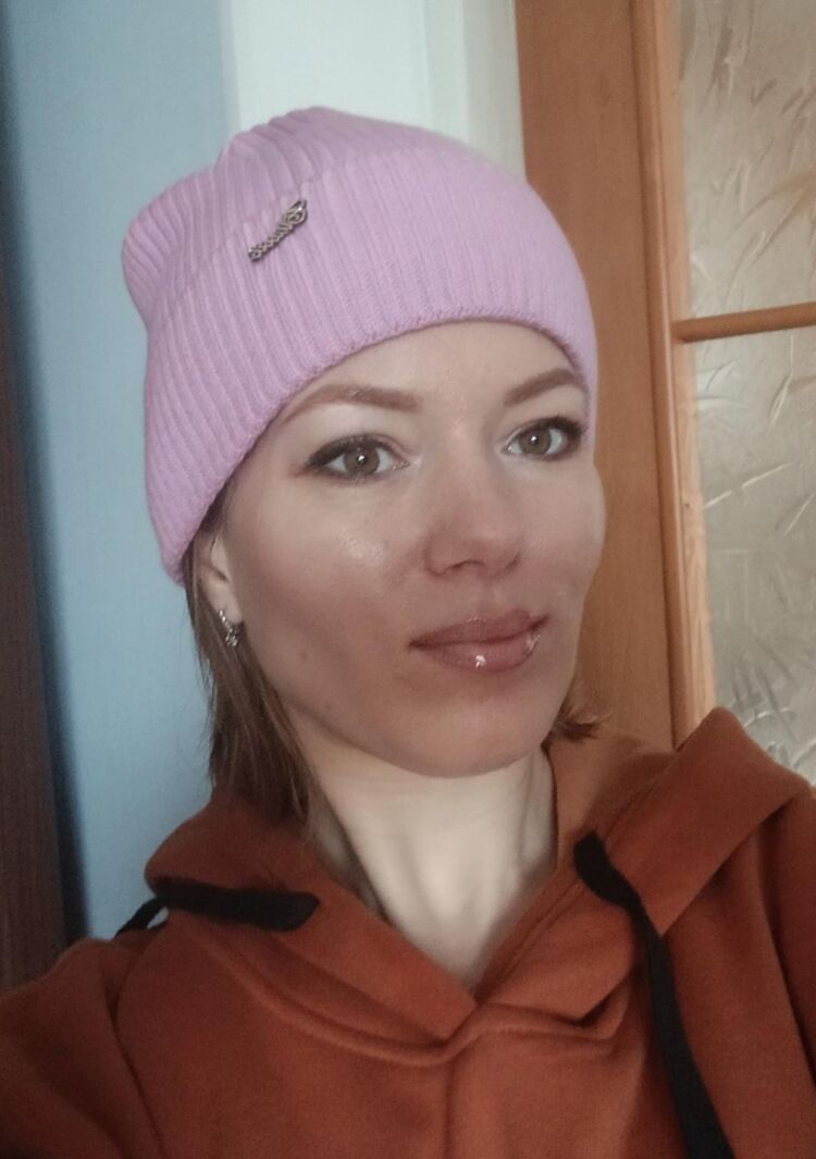  ,   Elena, 38 ,   ,   