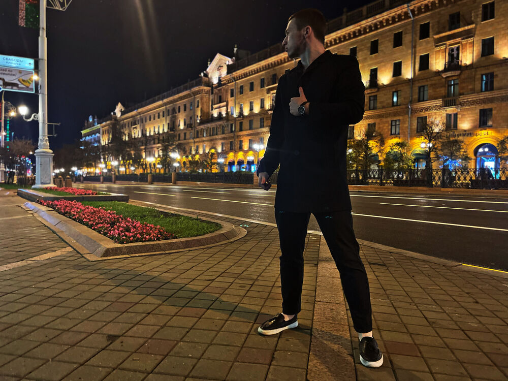  39032776  Maksim, 21 ,    