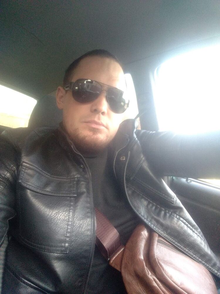  ,   Ruslan, 36 ,   ,   , c , 