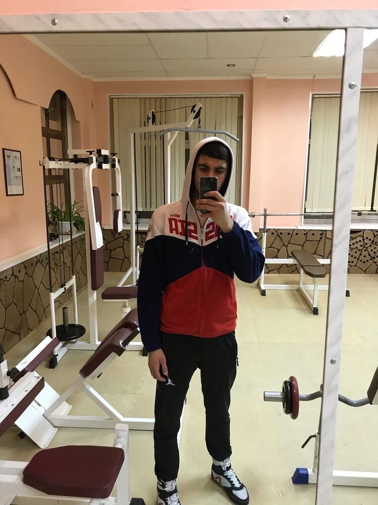  20775956  Fuad, 24 ,    