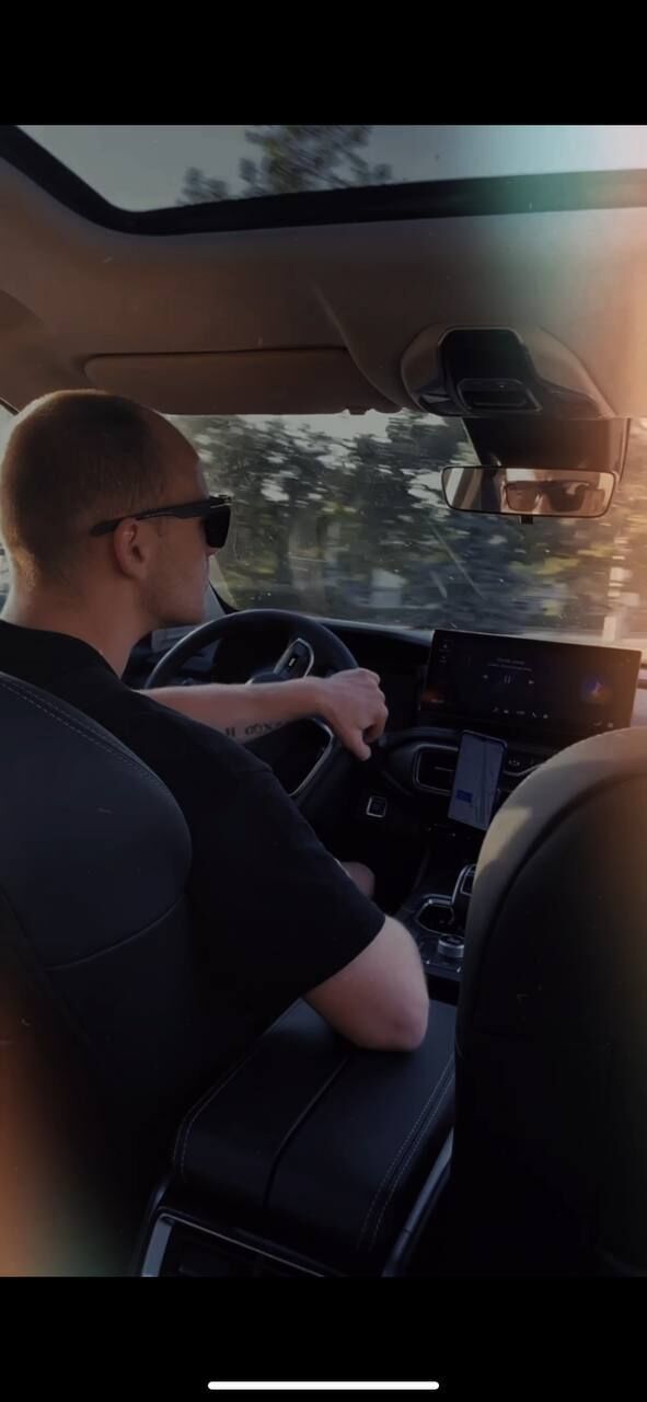  38648096  Vlad, 28 ,    