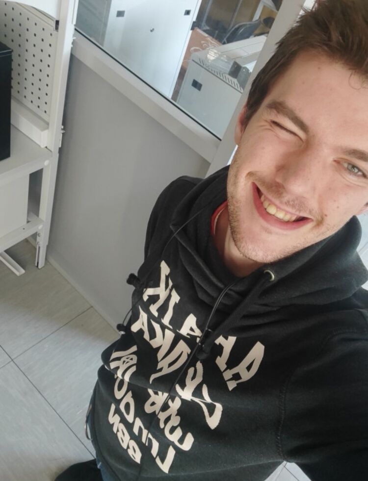  42901796  , 29 ,    