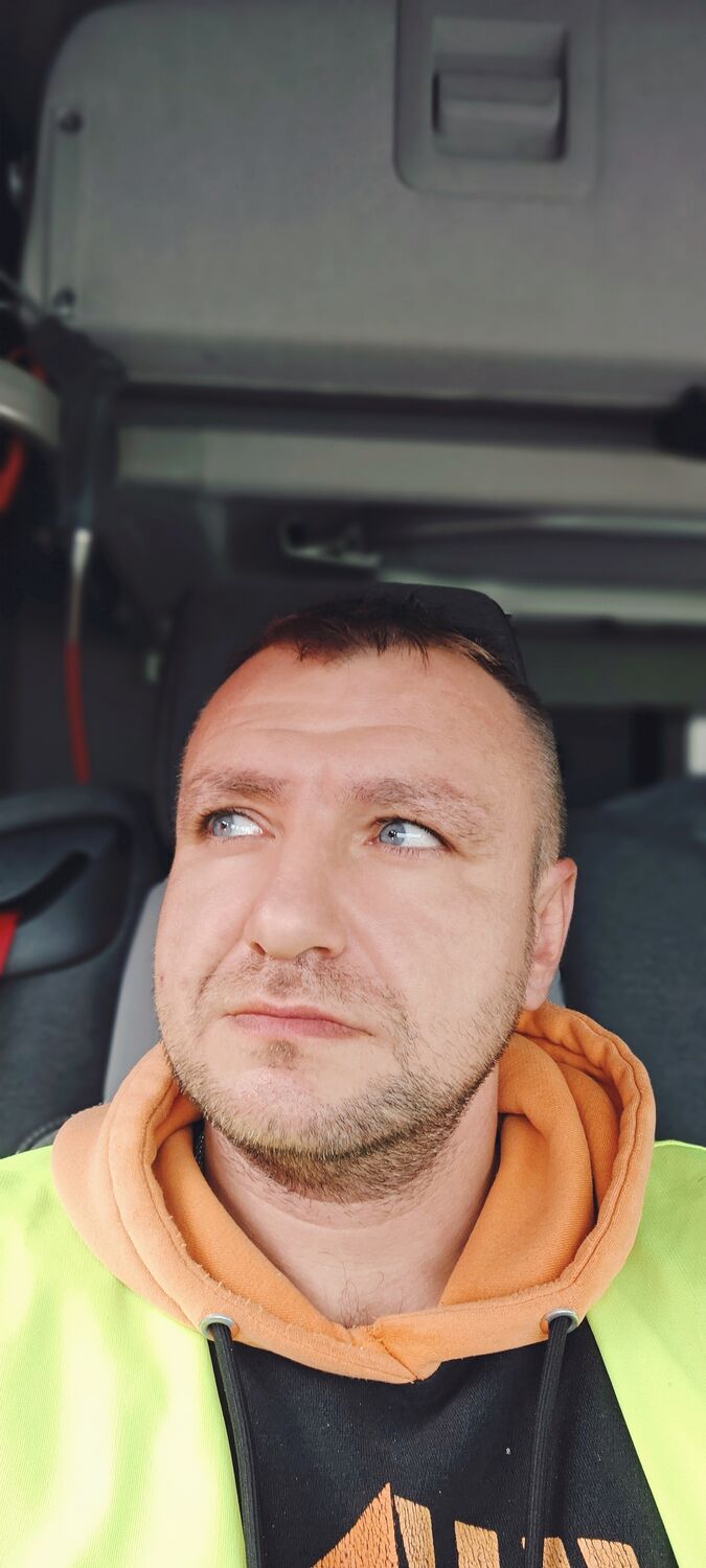  47070626  Ruslan, 39 ,    