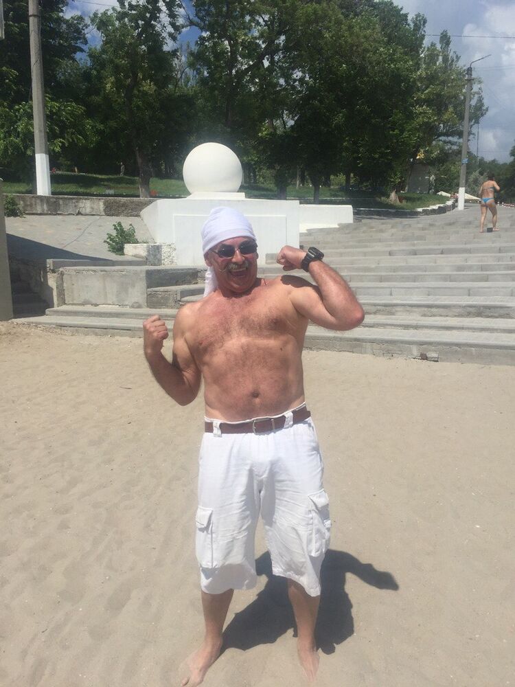  ,   Vladi, 60 ,     , c 