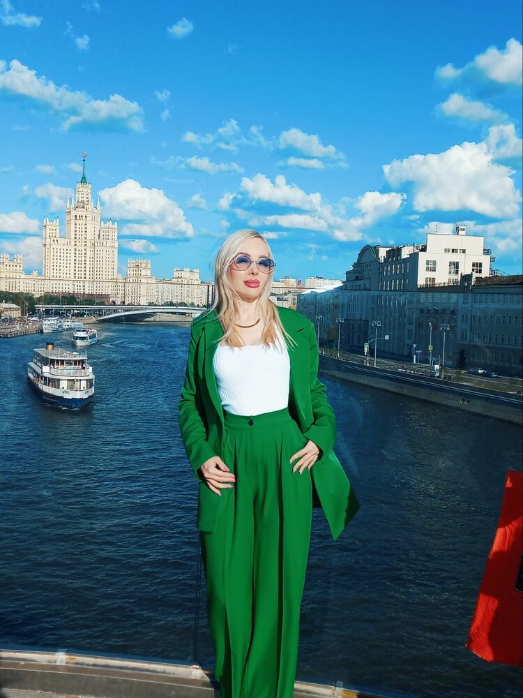  29429396  Katerina, 37 ,    
