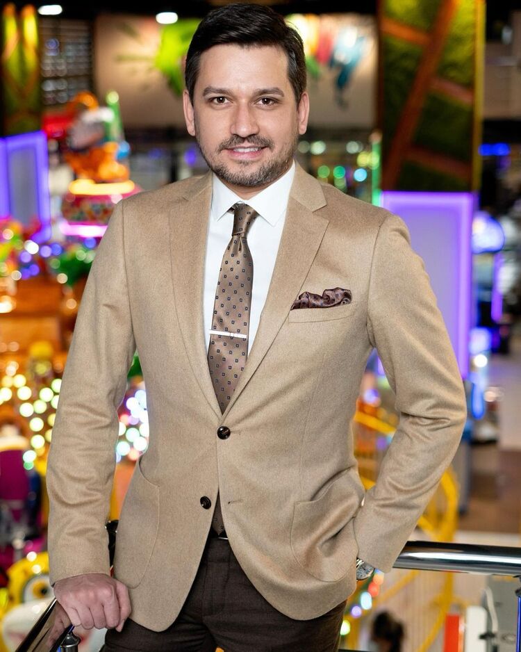  30545786  Ayaz, 57 ,    