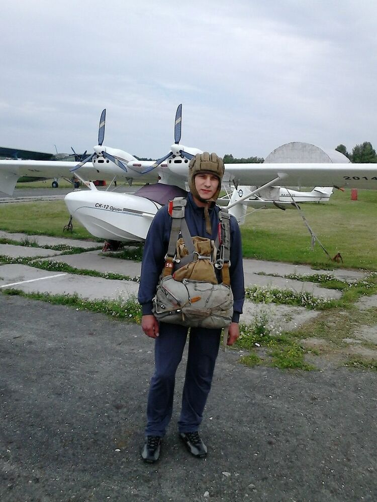  ,   Denis, 39 ,  