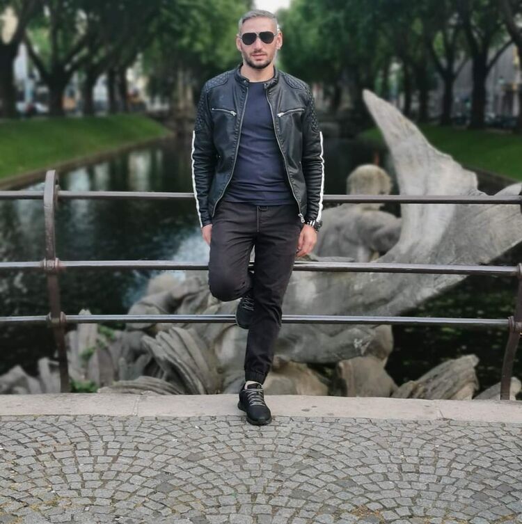  35777026  Luka, 36 ,    