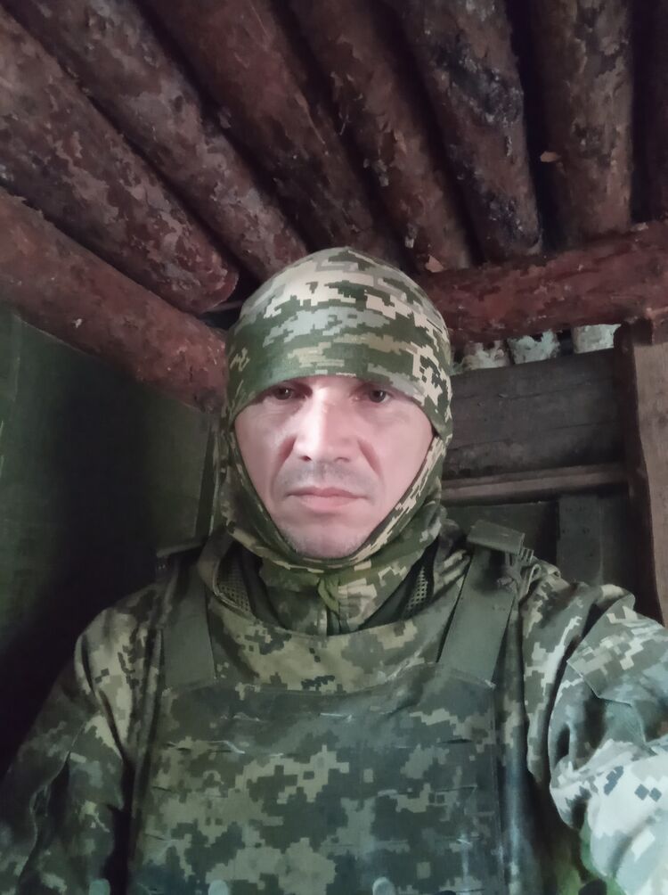  ,   Den, 46 ,   ,   