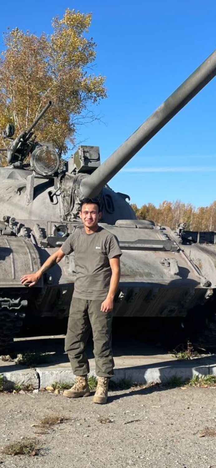  54049796  Anvar, 22 ,    --
