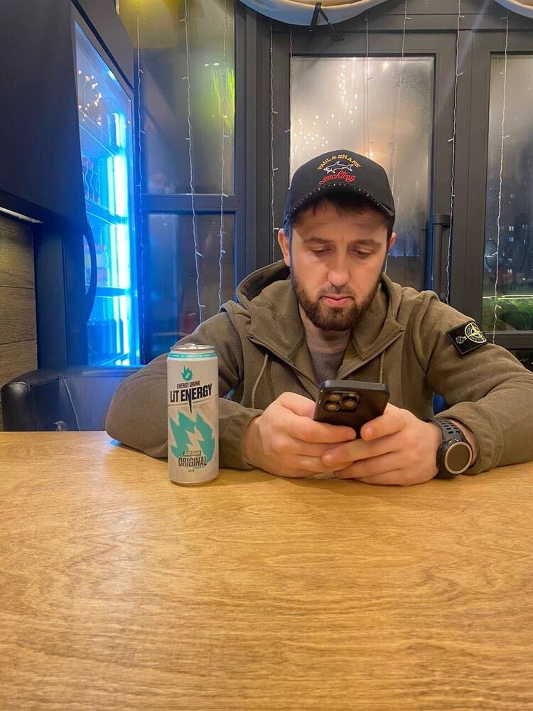  54704596  , 33 ,    Frankfurt Am Main