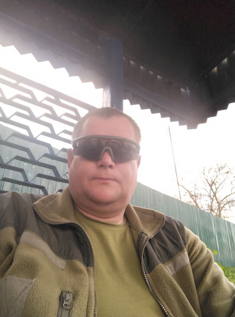  43569126  Alex, 47 ,    