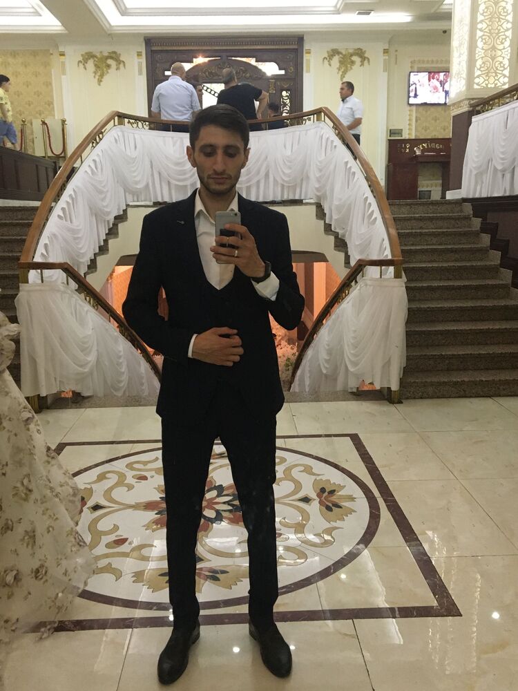  32257456  Guseyn, 33 ,    