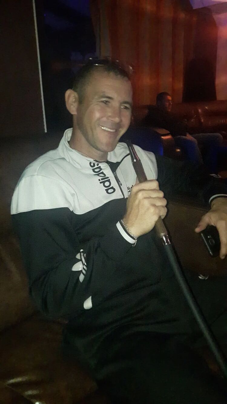  33499826  Artem, 43 ,     