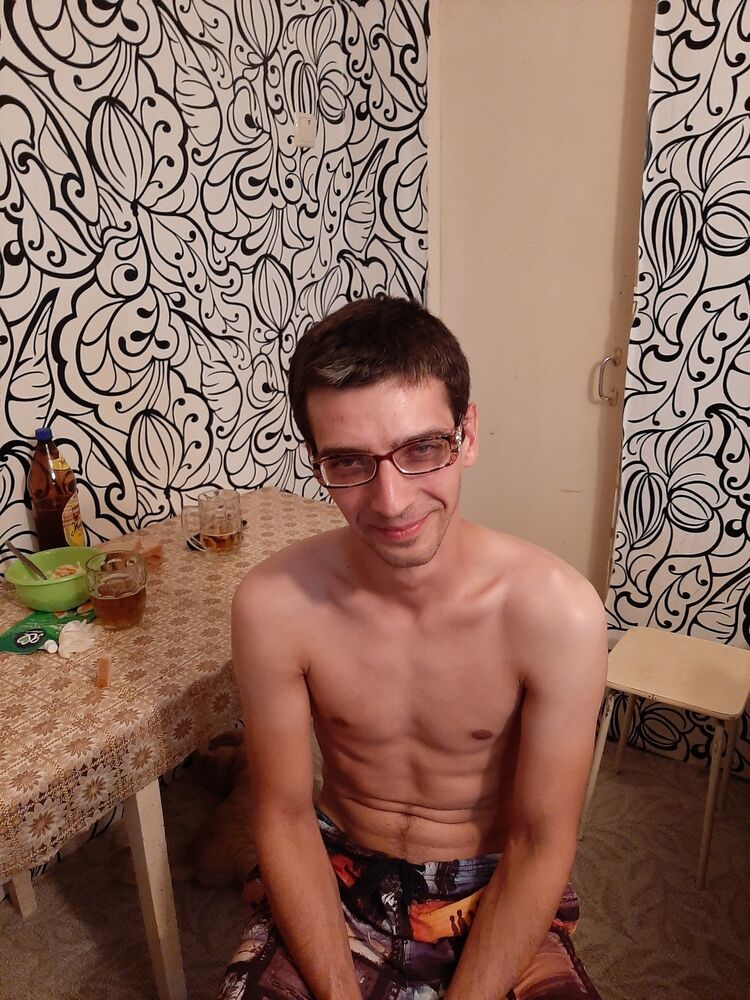  44717426  Mikhail, 35 ,    