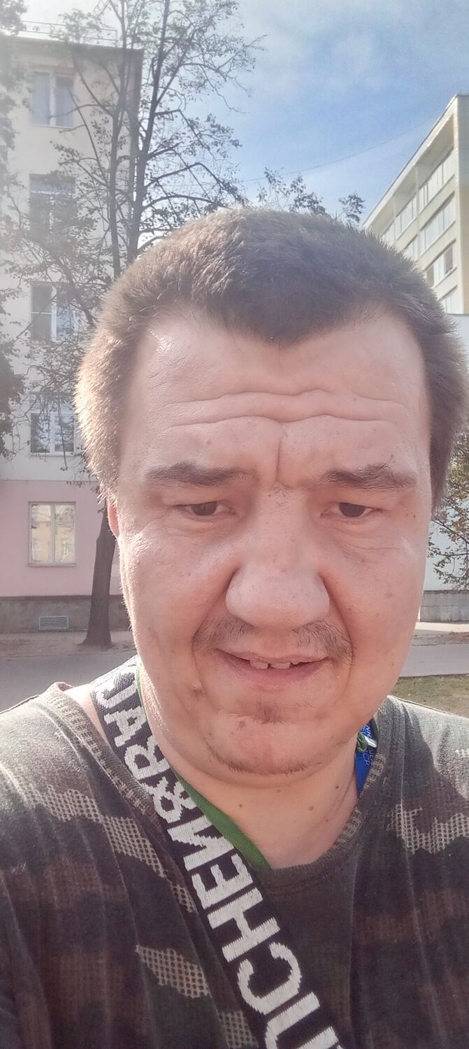 46161466  Ivanov, 35 ,    