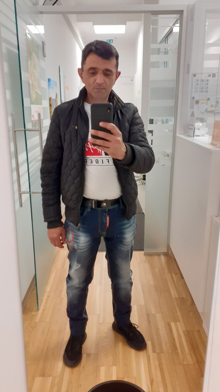  24127806  Goran, 54 ,    Kleinwarasdorf