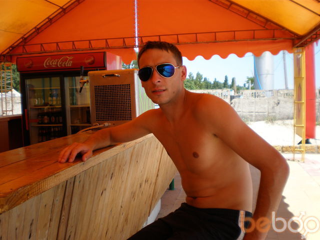 1351416  Andriy, 39 ,    