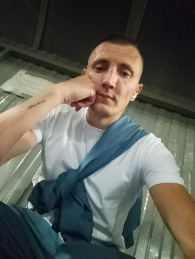  38040596  Dzhoni, 30 ,    