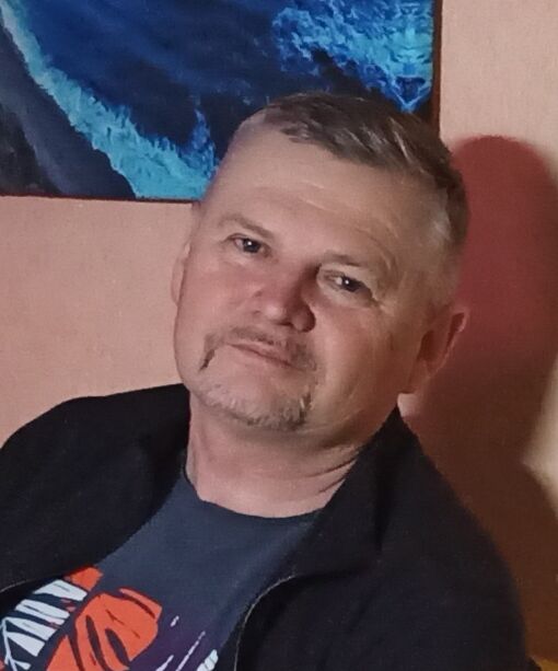  52181816  Ivan, 45 ,    