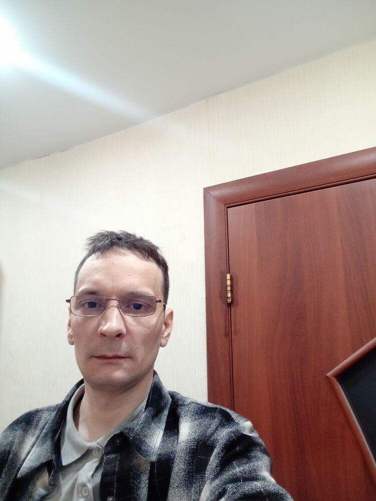  51082926  Roman, 40 ,    
