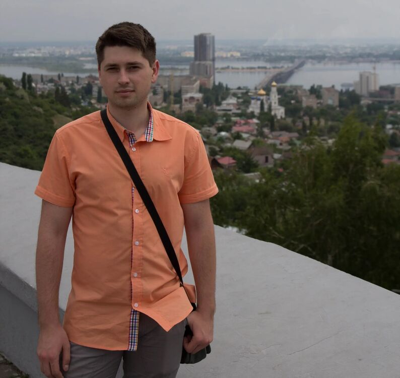  27162276  Denis, 35 ,    