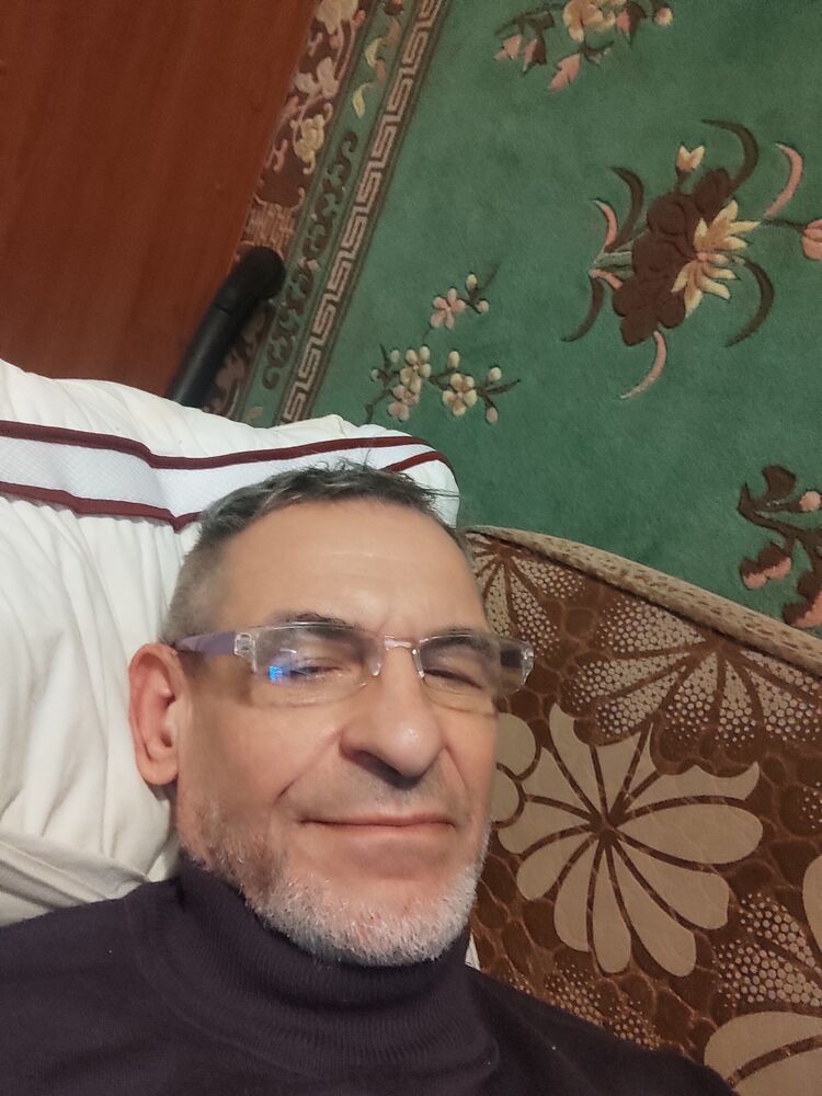  47408996  Andrei, 61 ,    